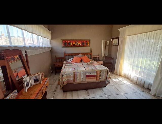 3 BEDROOM HOUSE FOR SALE IN HELDERKRUIN